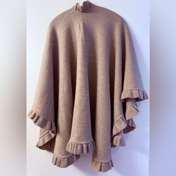 Sutton Studio Italian Soft Wool Ruffle Shawl Wrap OS - Picture 5 of 9
